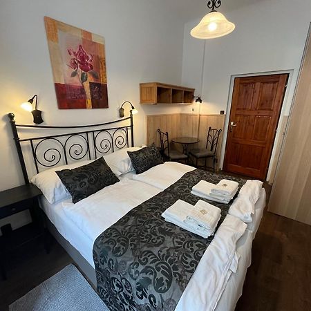Mila Apartments Πράγα Εξωτερικό φωτογραφία