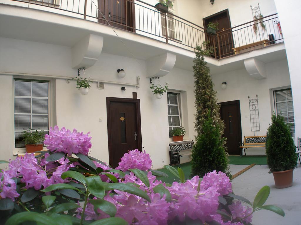 Mila Apartments Πράγα Εξωτερικό φωτογραφία
