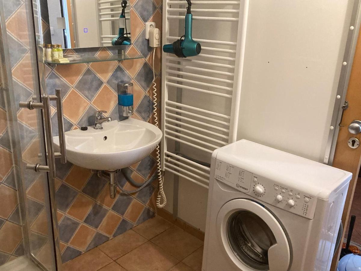 Mila Apartments Πράγα Εξωτερικό φωτογραφία