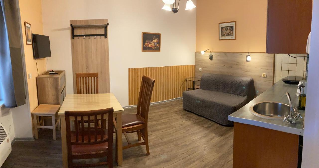 Mila Apartments Πράγα Εξωτερικό φωτογραφία