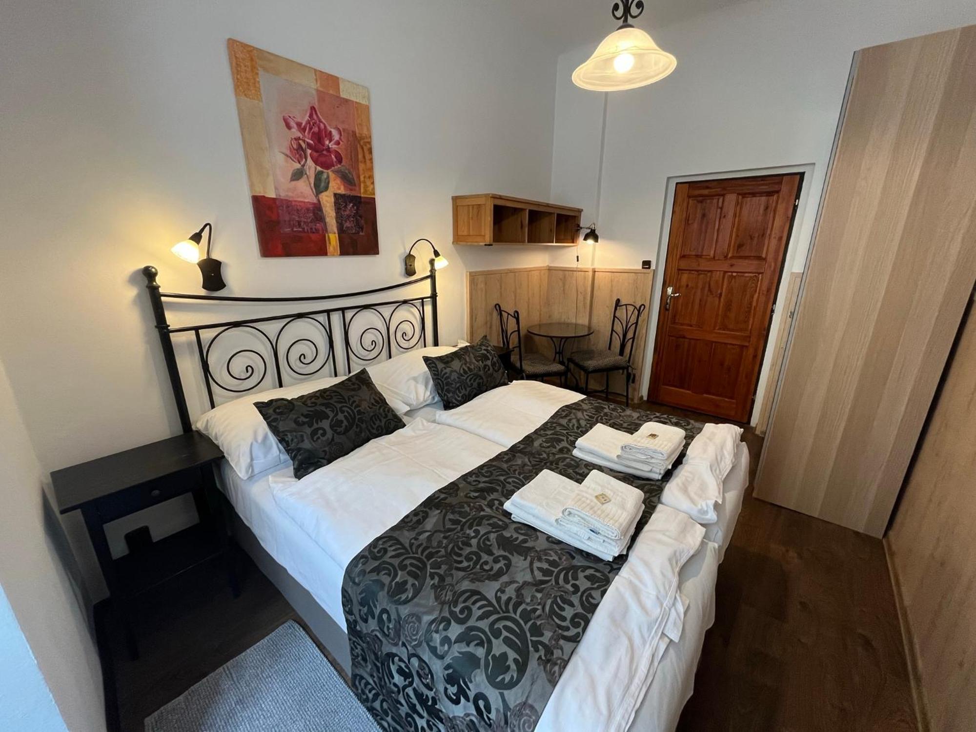 Mila Apartments Πράγα Εξωτερικό φωτογραφία