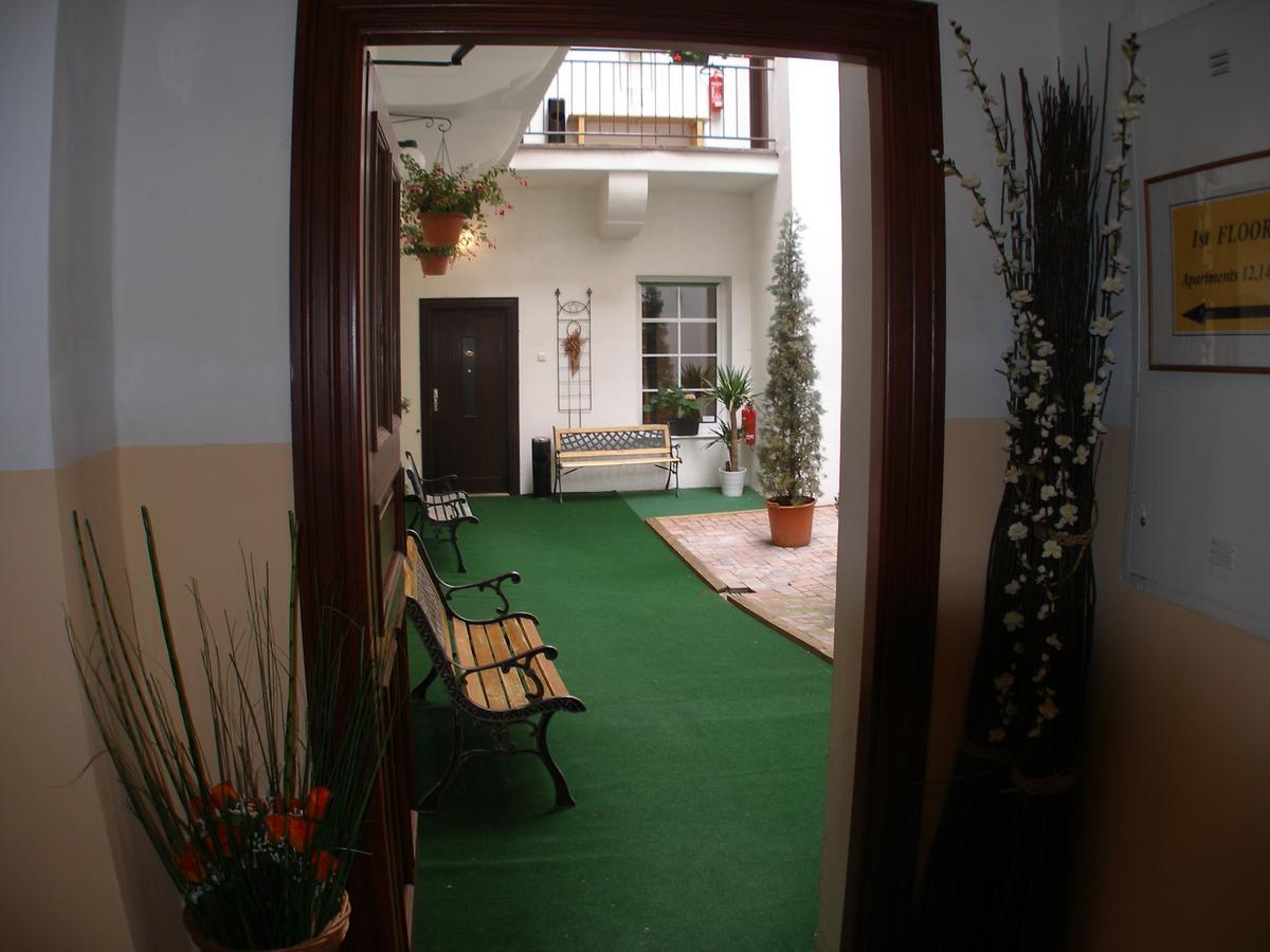 Mila Apartments Πράγα Εξωτερικό φωτογραφία