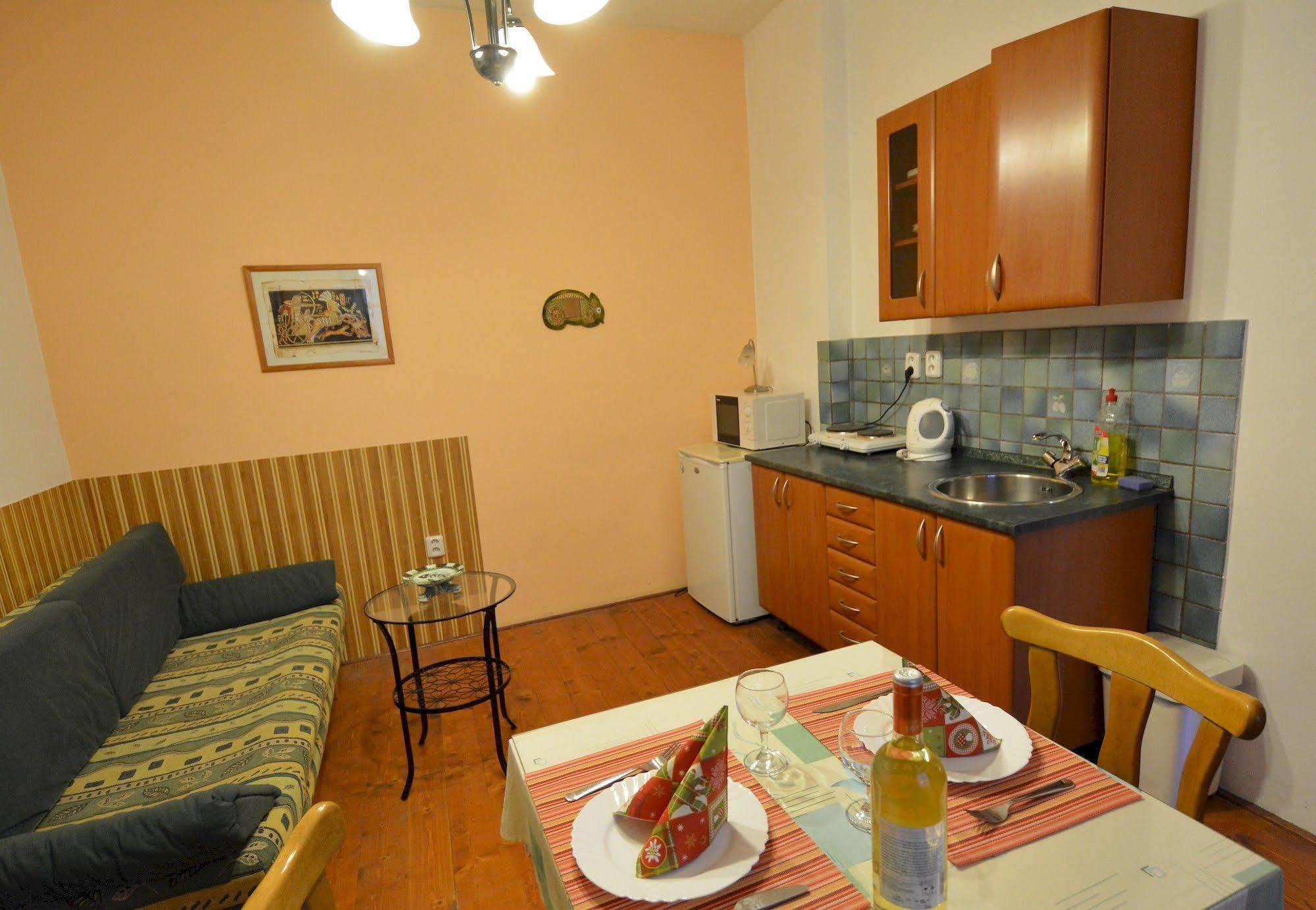 Mila Apartments Πράγα Εξωτερικό φωτογραφία